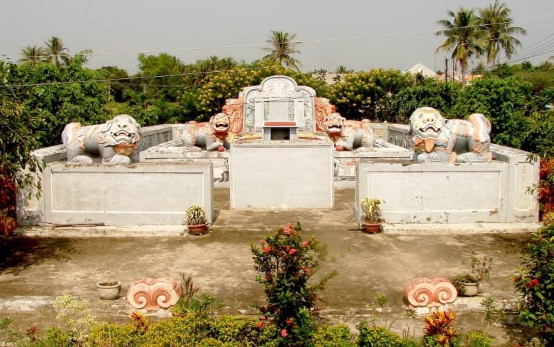 lang-ba-vu-2.jpg (198 KB)