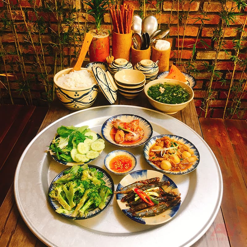 cơm nhà Ngò Gai - quán cơm ngon Nha Trang
