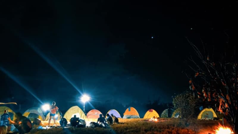 cắm trại trên đảo Hòn Già