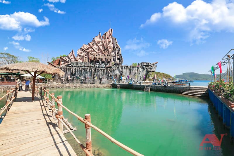 Thủy cung Trí Nguyên tour 4 đảo Nha Trang