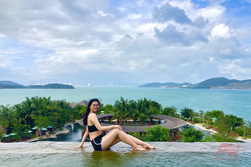 Check-in hồ vô cực view vịnh Nha Trang siêu đẹp