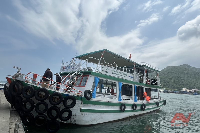 Tàu lớn sử dụng trong tour